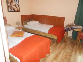 Мотели Motel Rezydent Вроцлав Стандартный двухместный номер с 2 отдельными кроватями-4